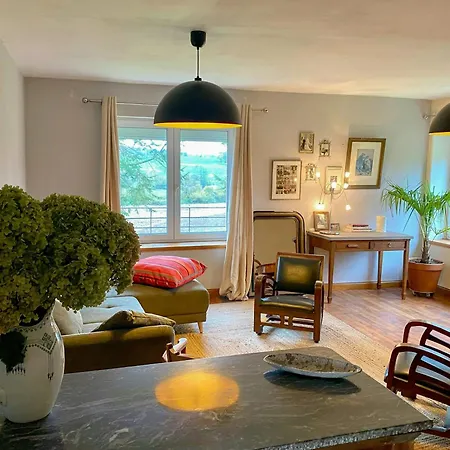 Family In The Alpes Mancelles * Moulins-le-Carbonnel