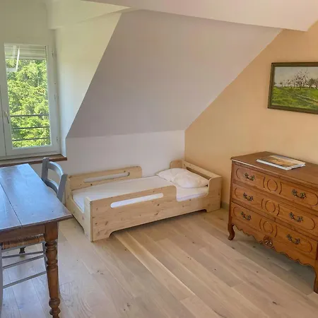 Family In The Alpes Mancelles 펜션