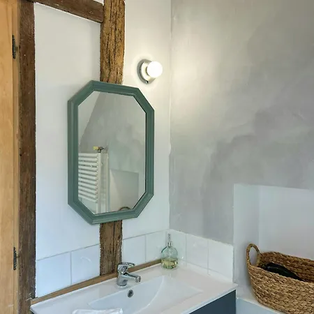 Family In The Alpes Mancelles 펜션 *