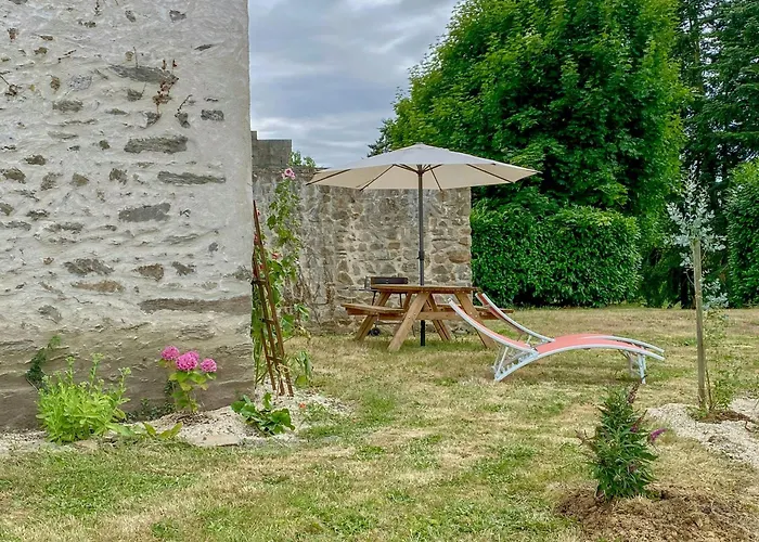 Family In The Alpes Mancelles * Moulins-le-Carbonnel